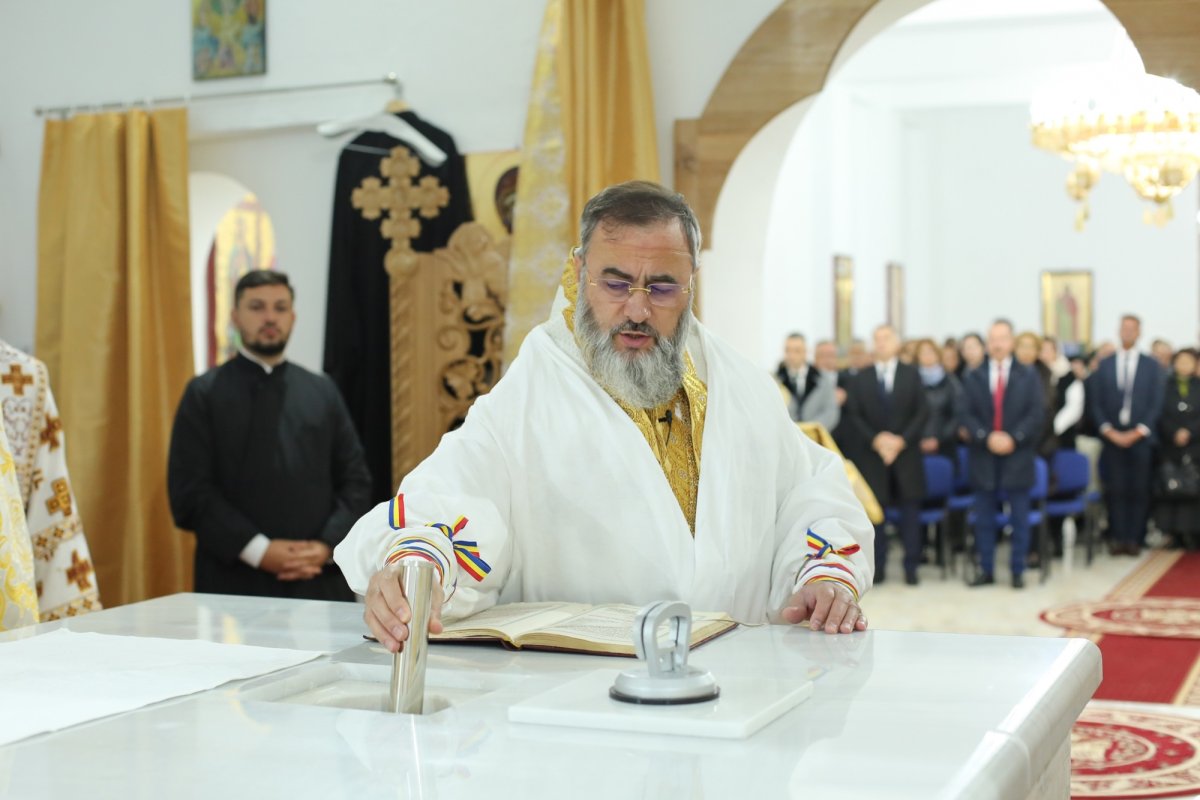 Moment de împlinire la o biserică din Râmnicu Sărat  233177