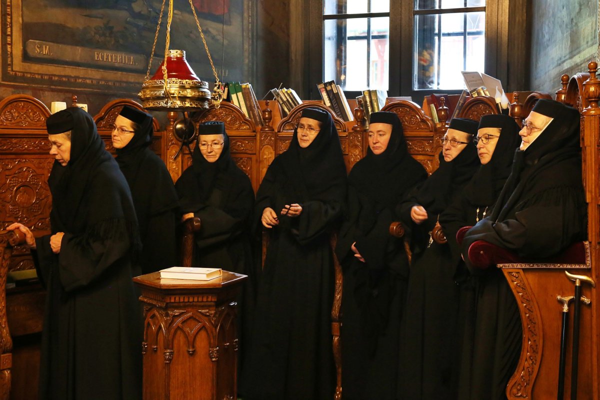 Mitropolitul Moldovei și Bucovinei la hramul Mănăstirii Agapia 233310