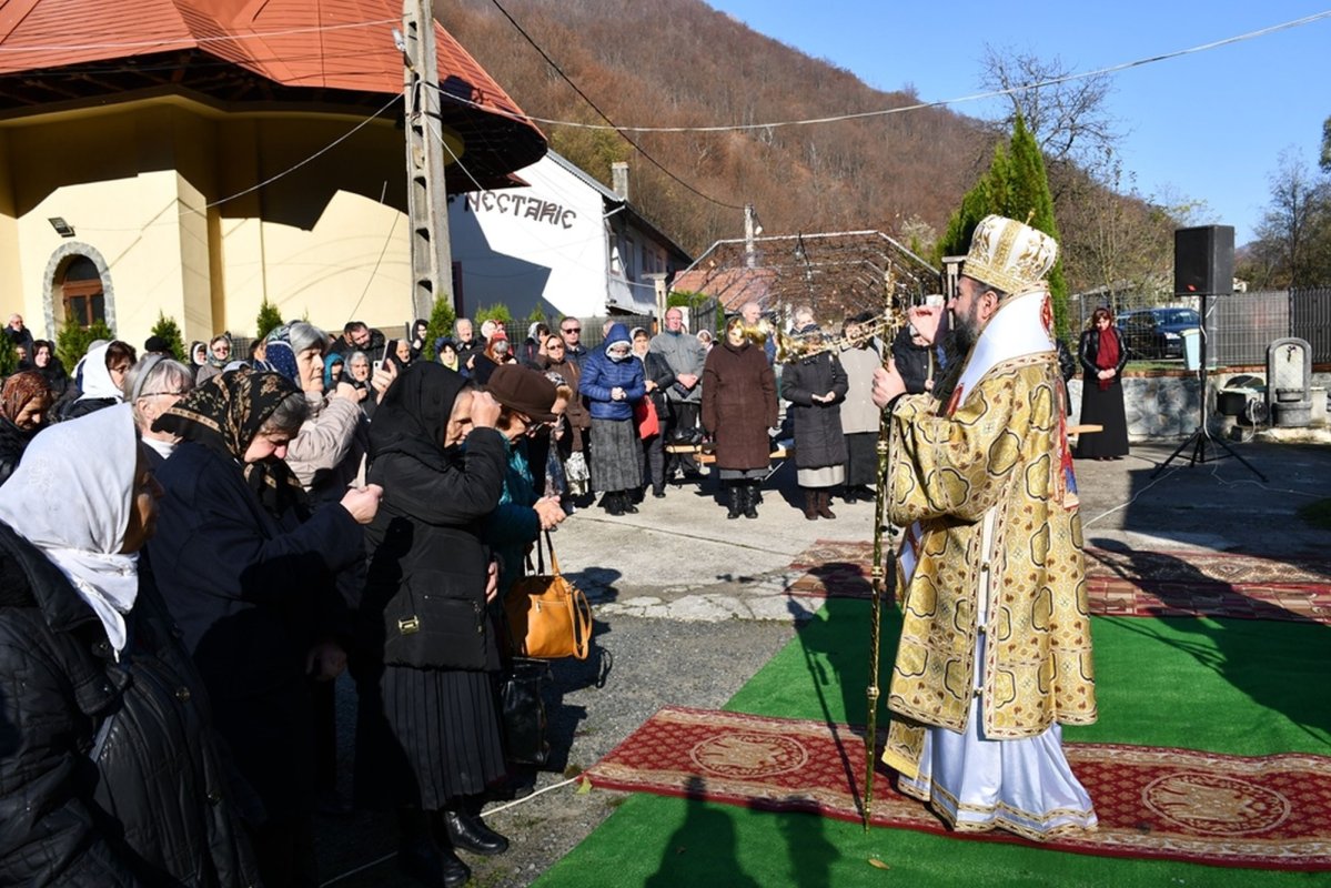 Sărbătoarea Schitului Feneș din Caraș-Severin 233483