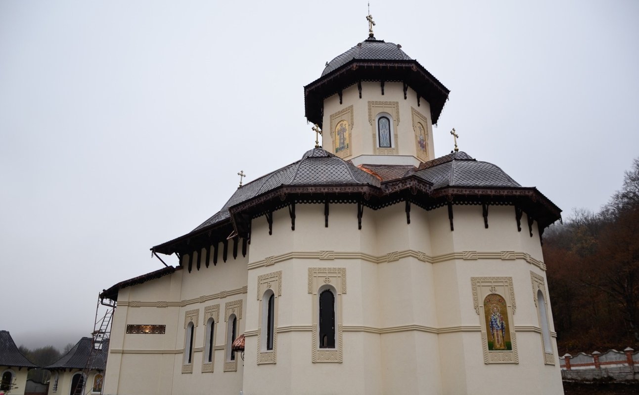 Slujiri arhiereşti în Episcopia Devei şi Hunedoarei 233434