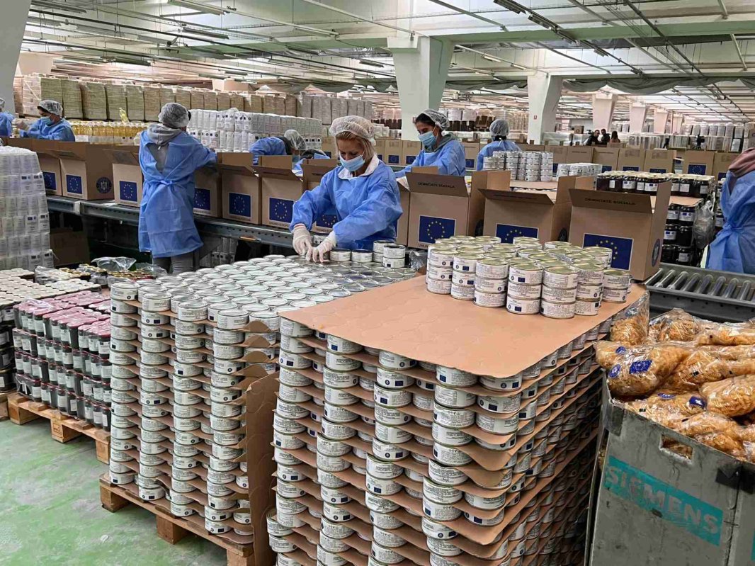 Pachete pentru cei aflați în sărăcie extremă 233615