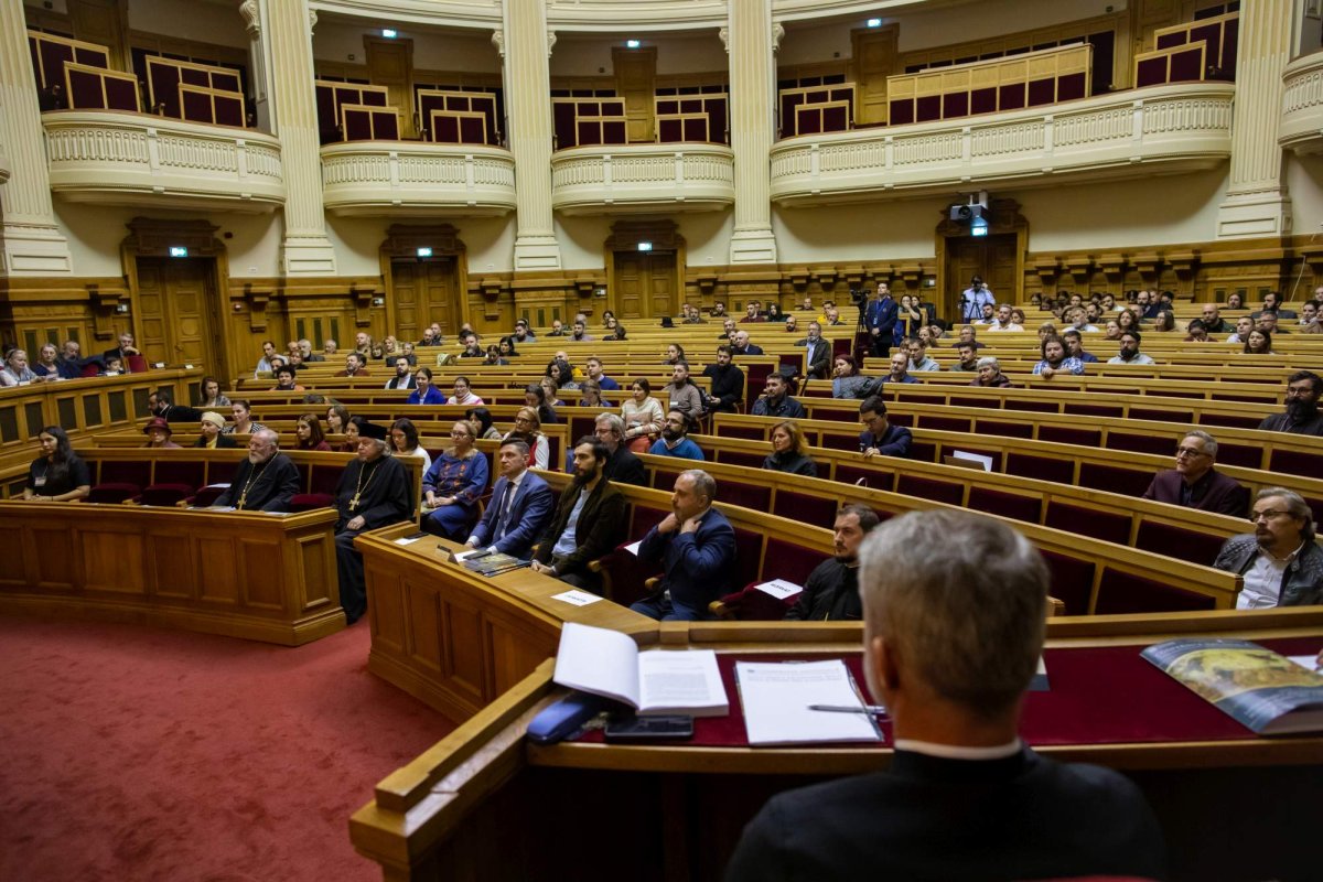 Conferință dedicată artei bisericești la Palatul Patriarhiei 234030