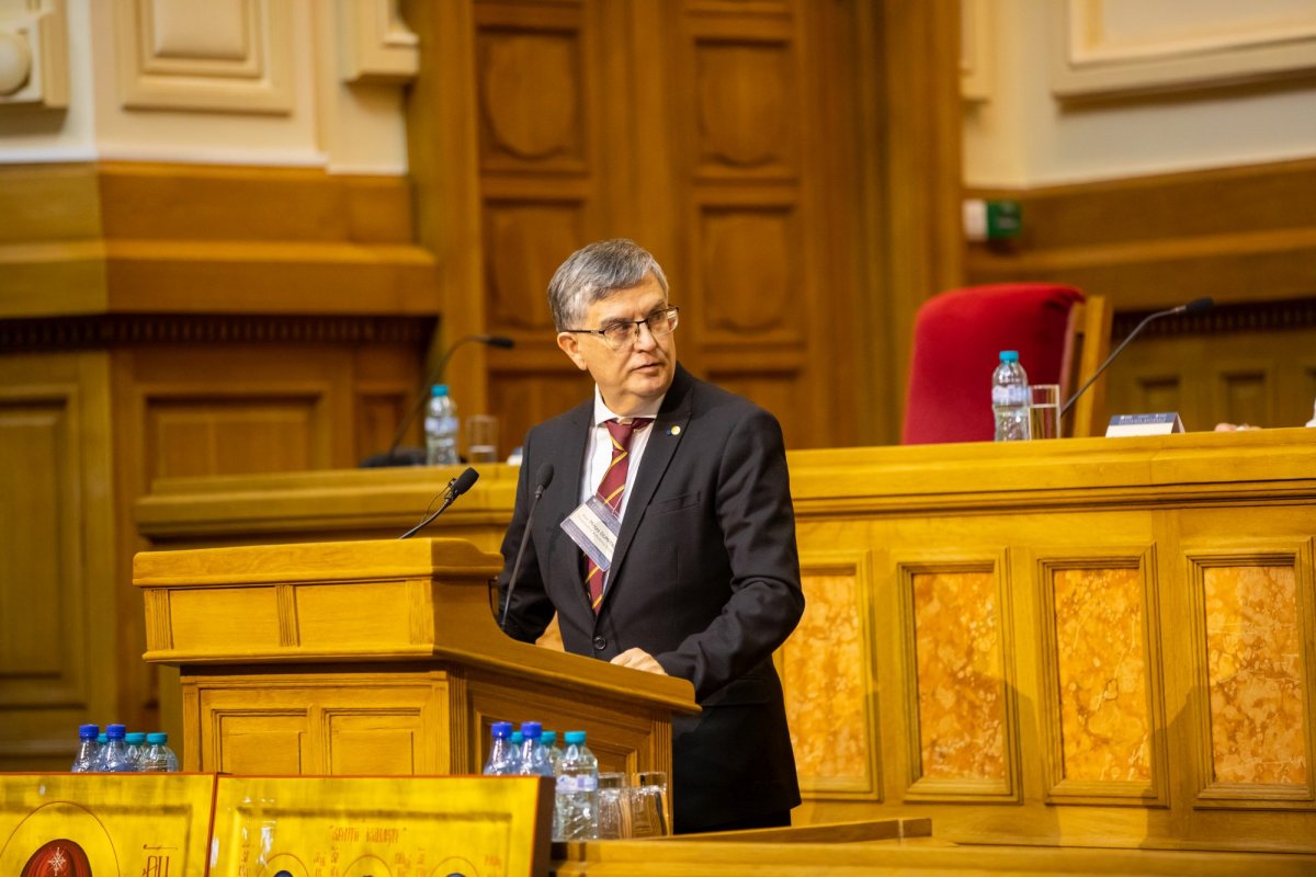 Conferință dedicată artei bisericești la Palatul Patriarhiei 234046