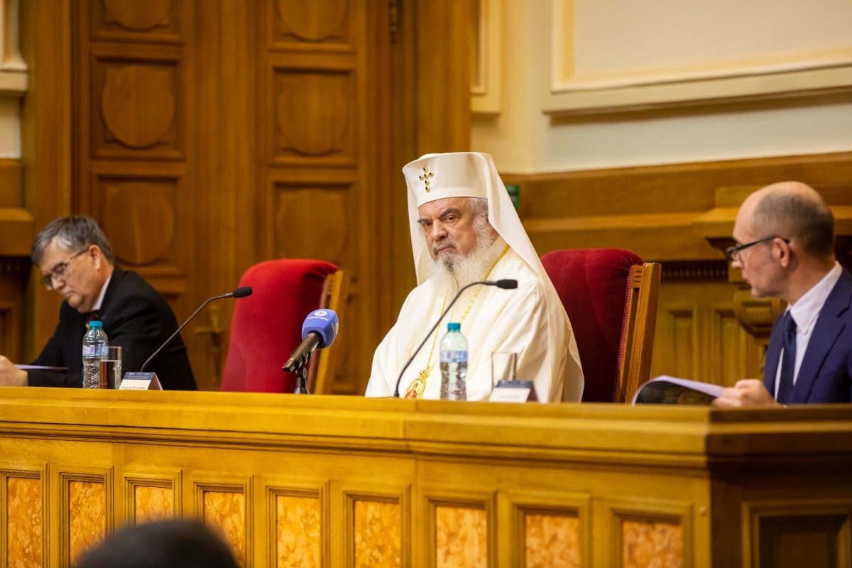 Conferință dedicată artei bisericești la Palatul Patriarhiei 234050