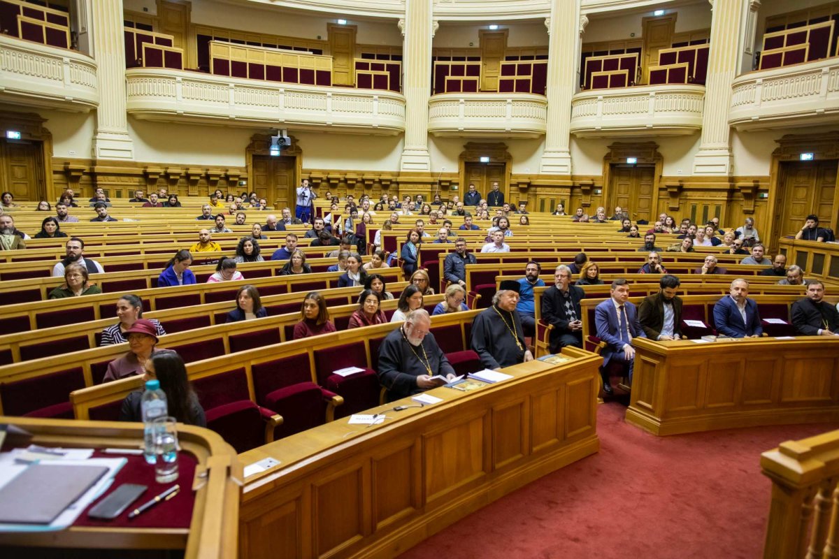 Conferință dedicată artei bisericești la Palatul Patriarhiei 234053