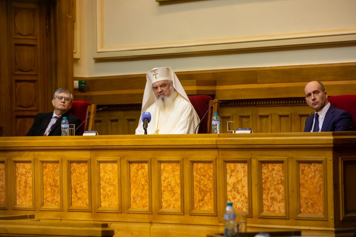 Conferință dedicată artei bisericești la Palatul Patriarhiei 234054