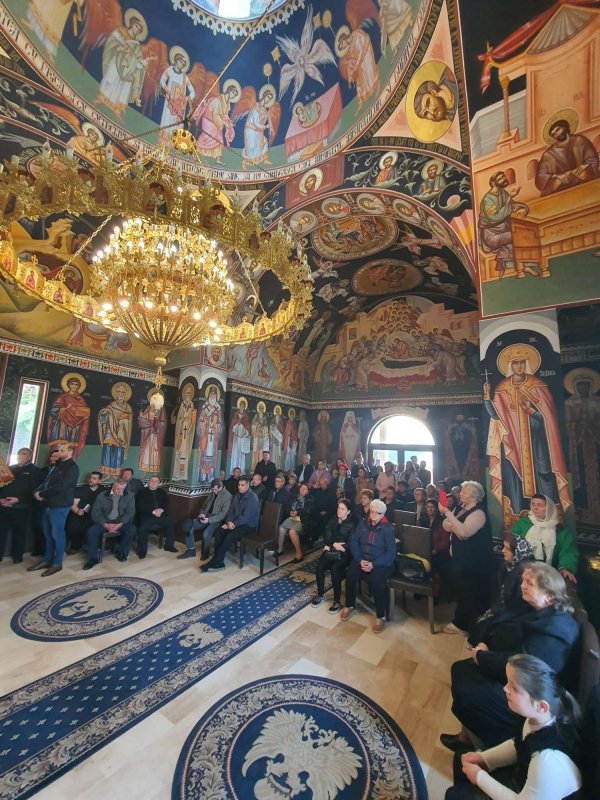 Parohia Băile Felix și‑a serbat patronul spiritual, pe Sfântul Ierarh Nectarie 233956