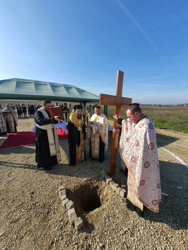Parohia Băile Felix și‑a serbat patronul spiritual, pe Sfântul Ierarh Nectarie 233957