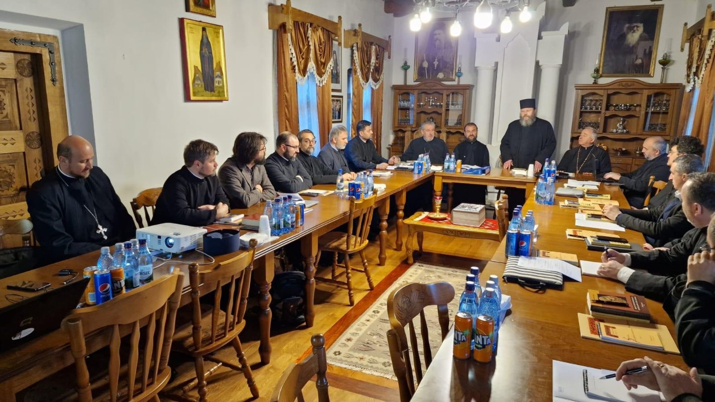 Întâlnire a Societăţii Bibliştilor Ortodocşi Români la Mănăstirea Lainici 234258