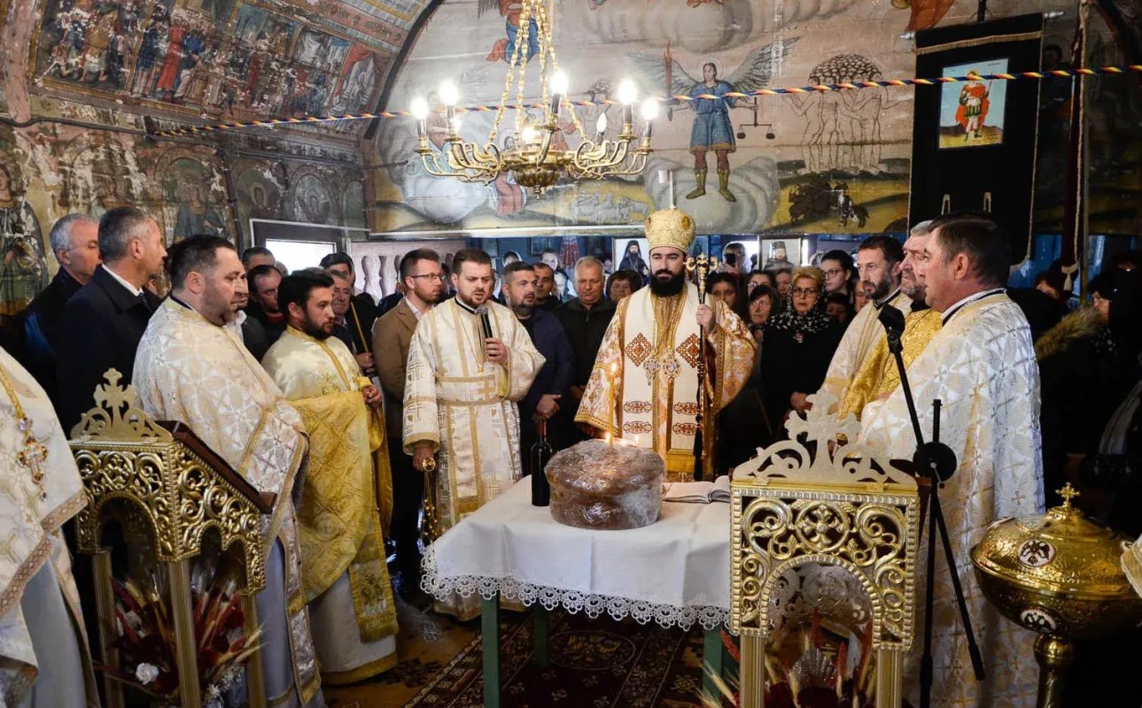 Târnosiri de biserici în localităţi hunedorene 234324