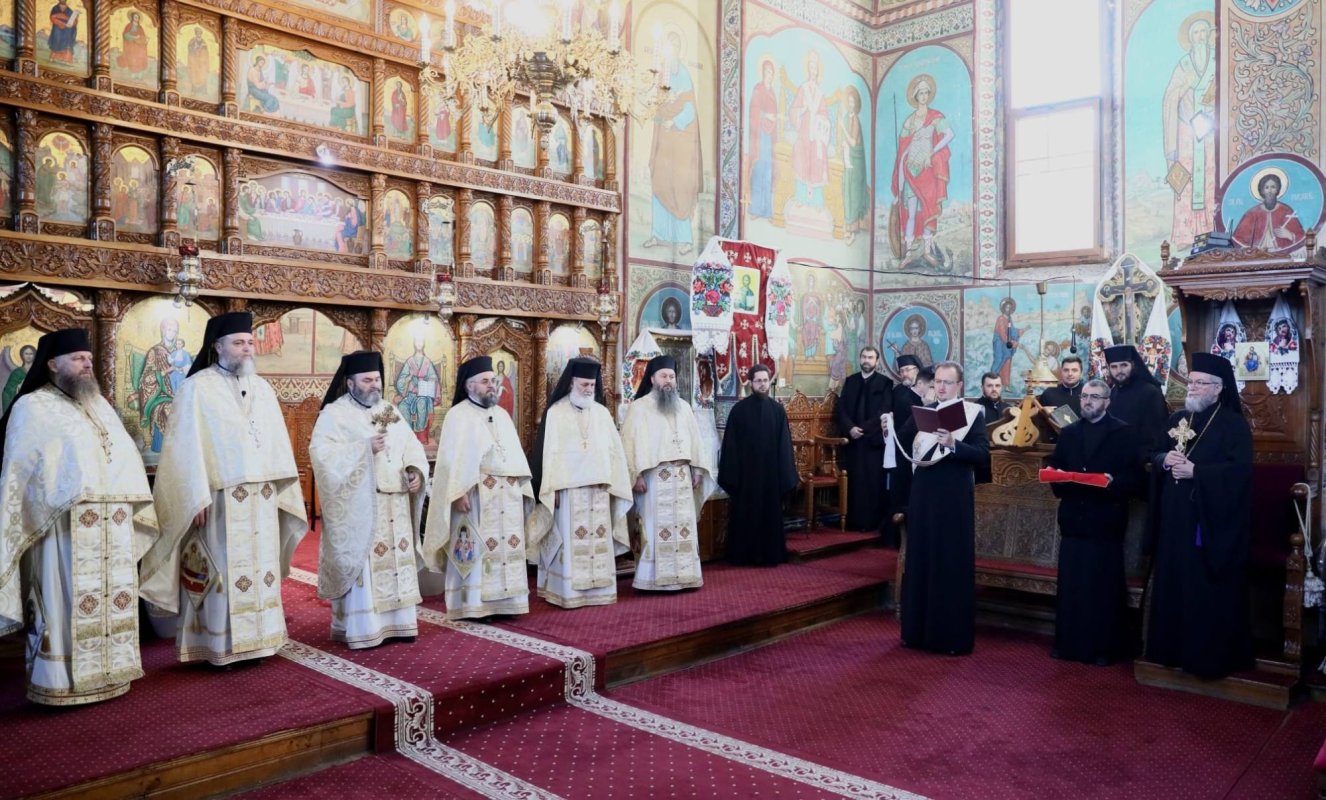 Sinaxă monahală în Episcopia Maramureşului şi Sătmarului 234425