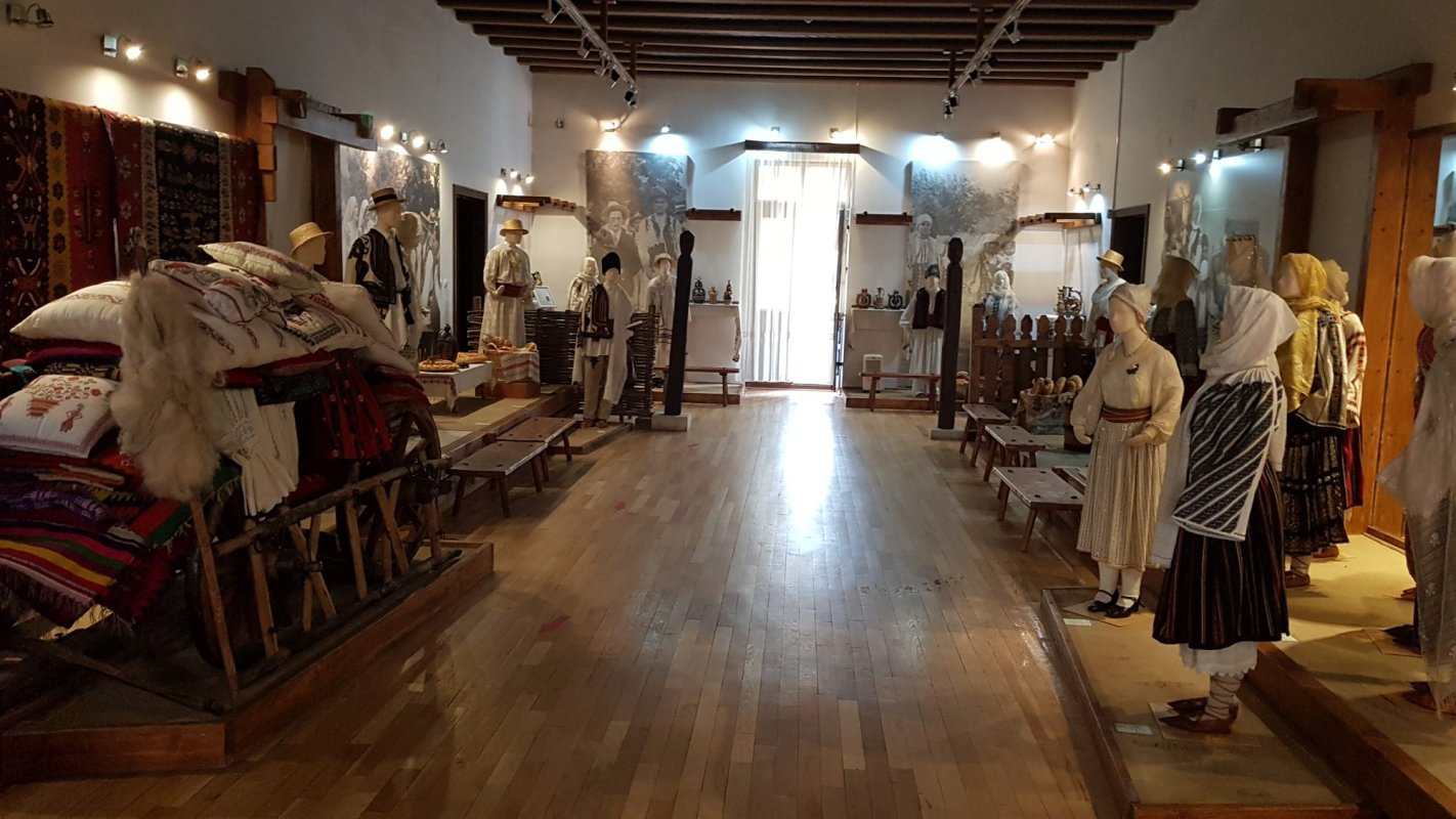 Casa Băniei, etalon al artei populare româneşti 234453