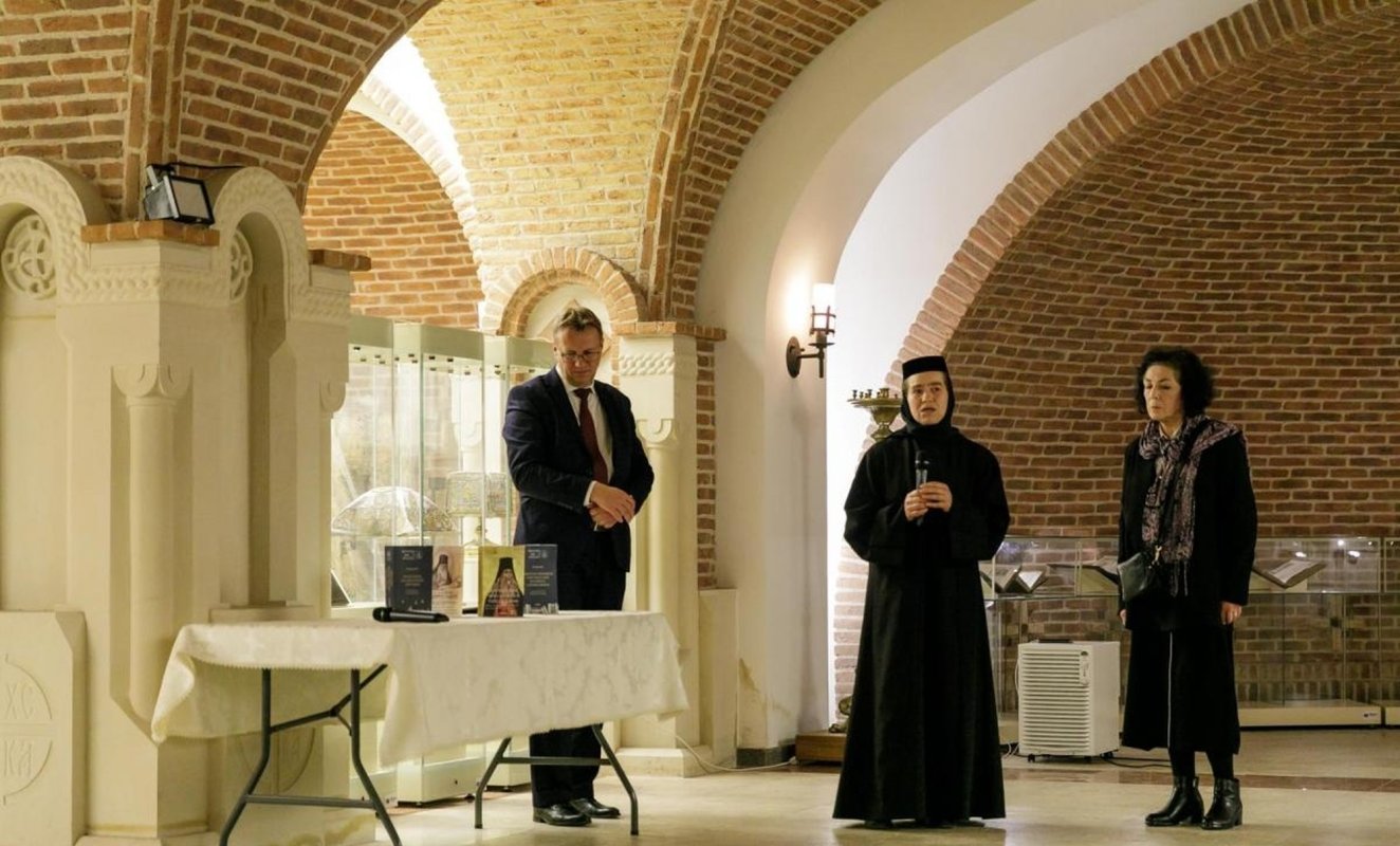 Expoziția „Rugăciune și paisianism reflectată în obiectele de patrimoniu din epocă”, la Iași 234520