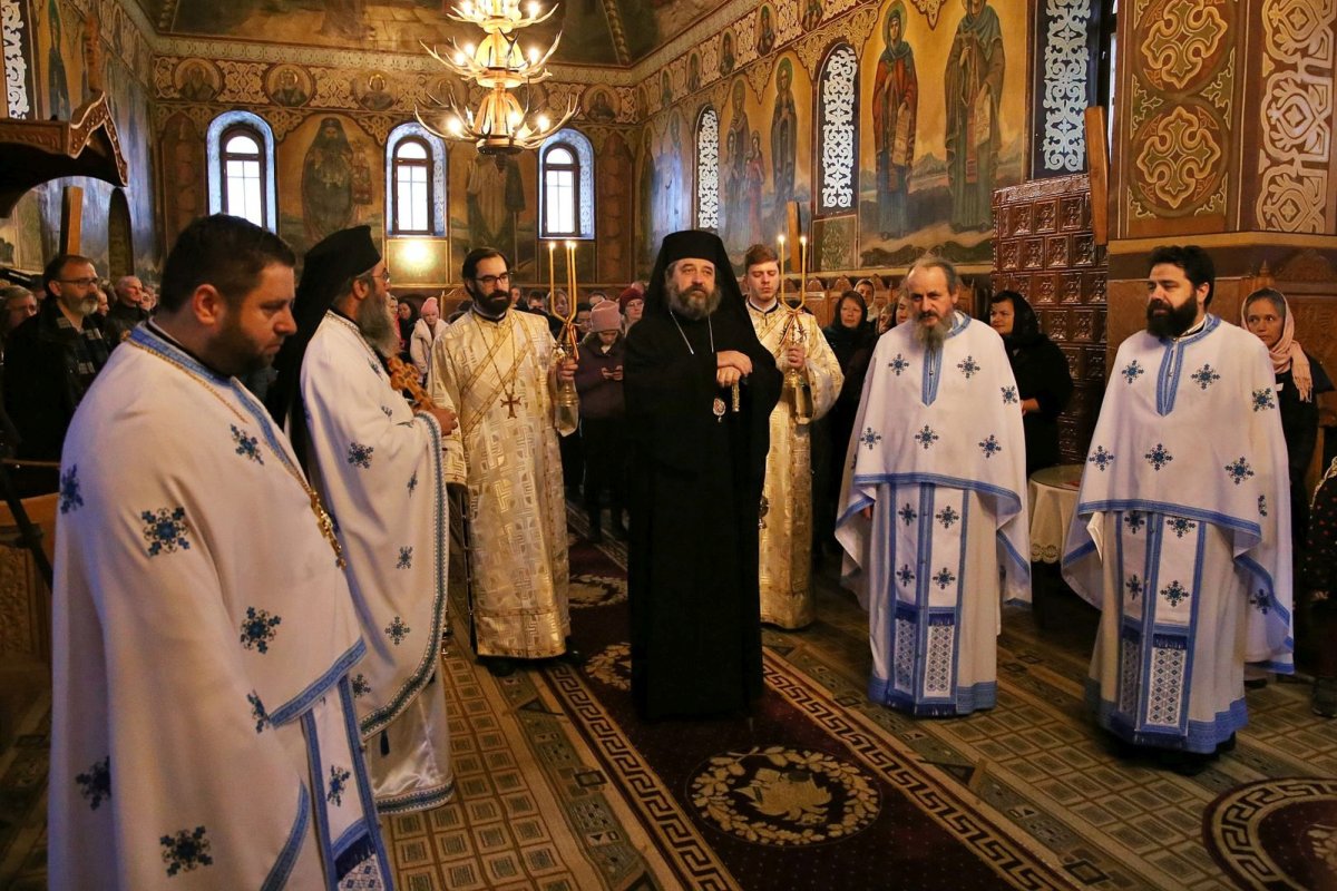 Hramul Mănăstirii Peștera, Neamț 234680