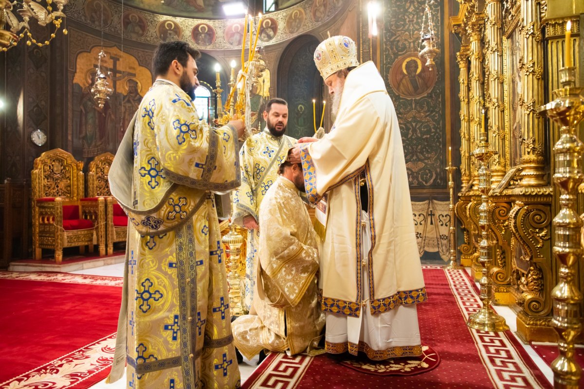 Preacinstire adusă Maicii Domnului la Catedrala Patriarhală 234744