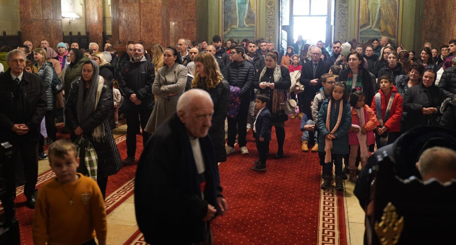 Slujire arhierească la catedrala din Alba Iulia 234666