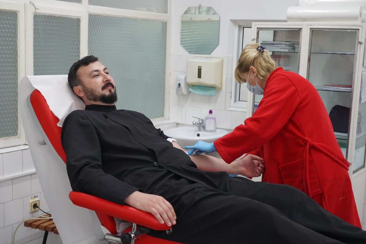 Preoții și credincioșii brăileni au venit în sprijinul semenilor aflați în spitale 234903