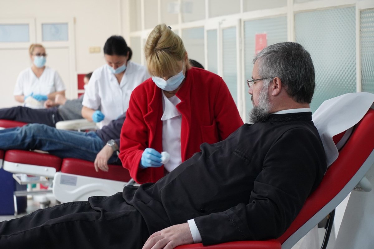 Preoții și credincioșii brăileni au venit în sprijinul semenilor aflați în spitale 234904