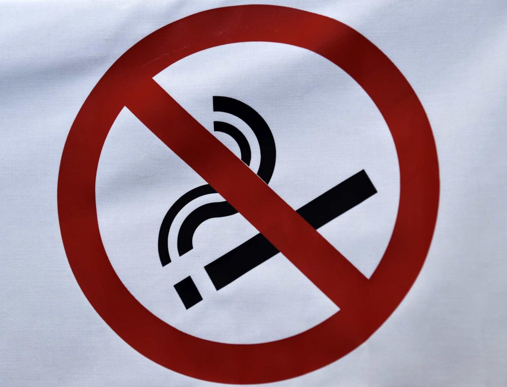 Vârsta medie de începere a fumatului 234825