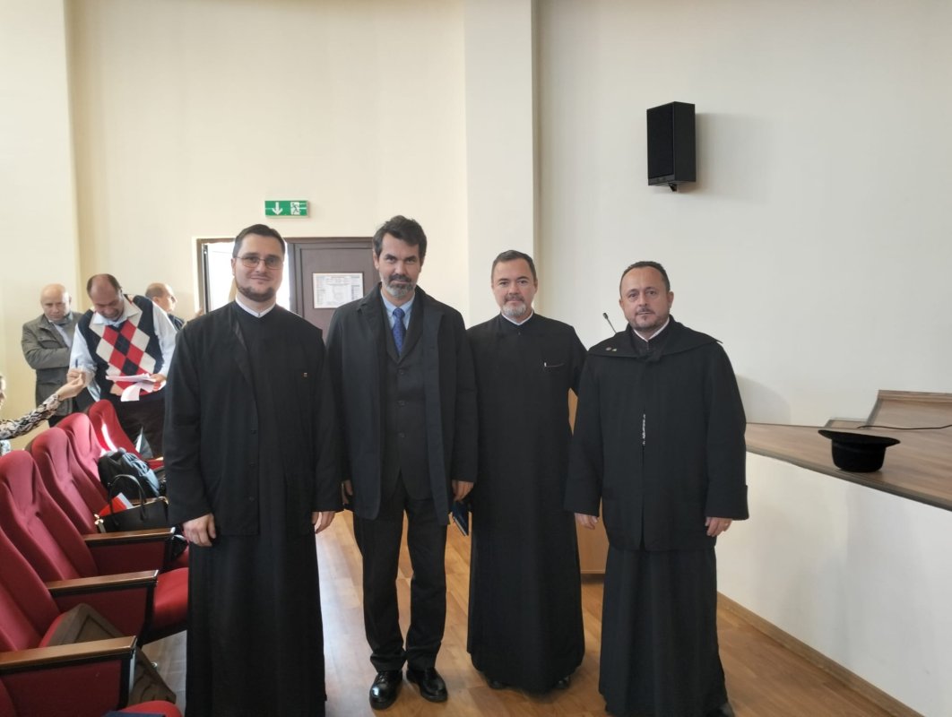 Simpozion despre implicațiile mediilor tehnologice actuale 234995