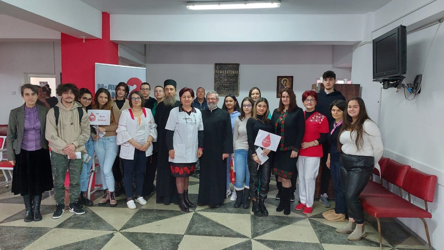 Tinerii ploieșteni au donat sânge pentru semenii lor bolnavi 235193