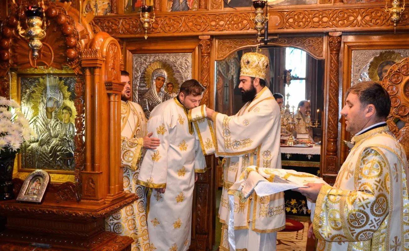 Sinaxă monahală şi conferinţe în Eparhia Devei și Hunedoarei 235256