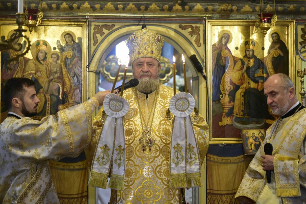 Liturghie arhierească în cartierul brașovean Dârste 235507