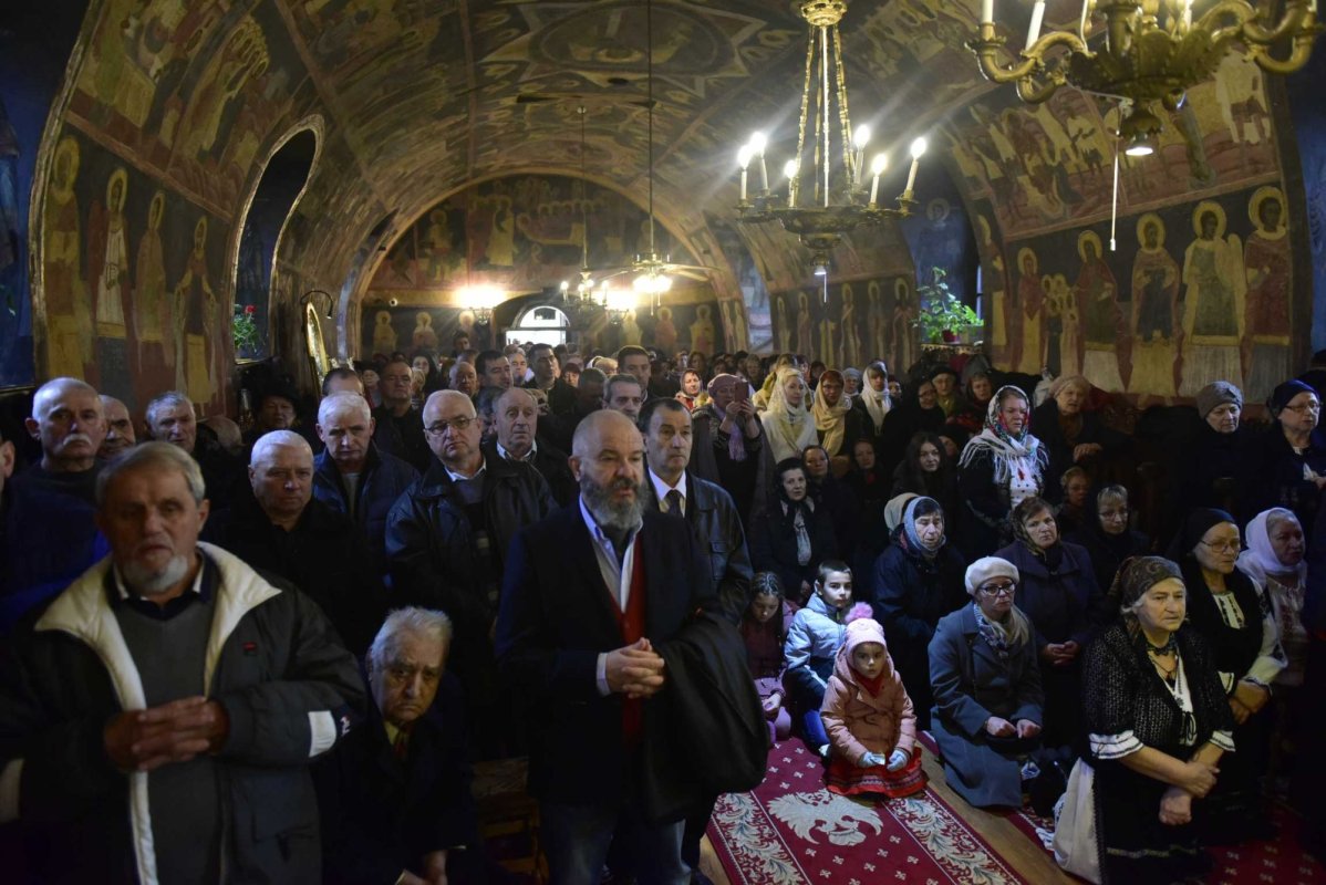 Liturghie arhierească în cartierul brașovean Dârste 235508