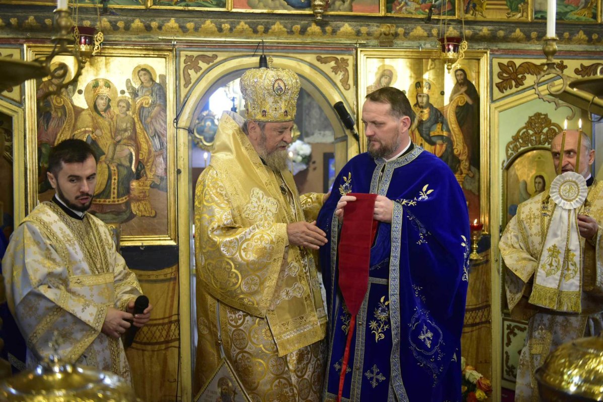 Liturghie arhierească în cartierul brașovean Dârste 235509