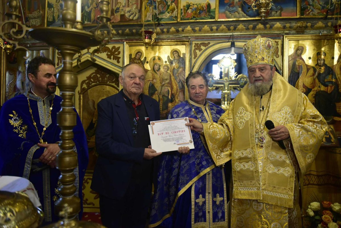 Liturghie arhierească în cartierul brașovean Dârste 235510