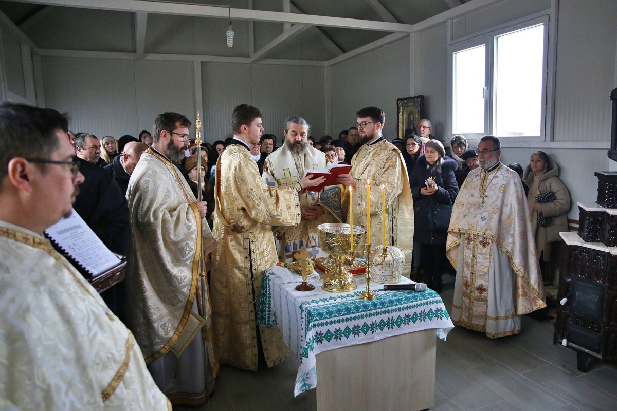 Piatră de temelie pentru o nouă biserică în Arhiepiscopia Iașilor 235471