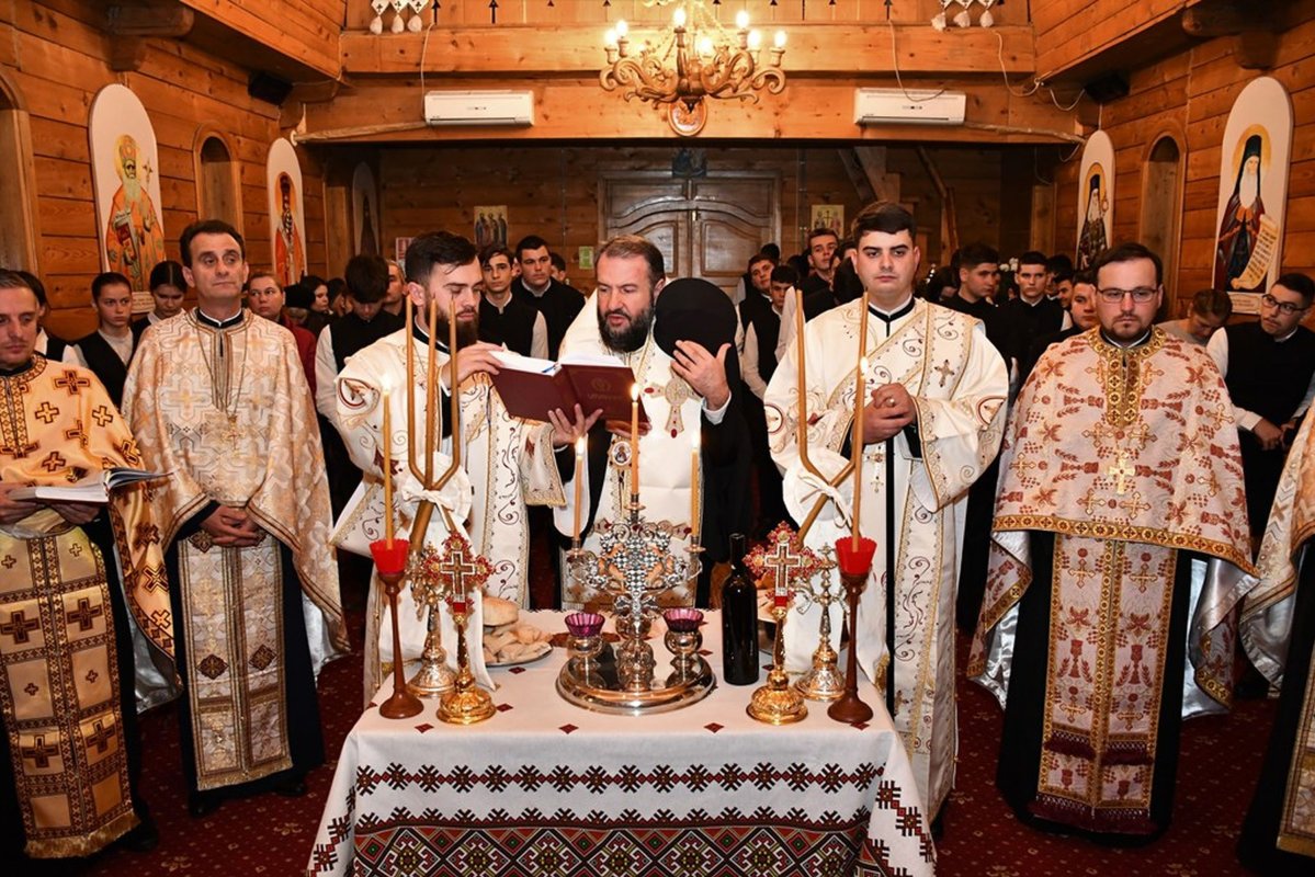 Sfântul Andrei chemat în rugăciune și la Caransebeș 235859