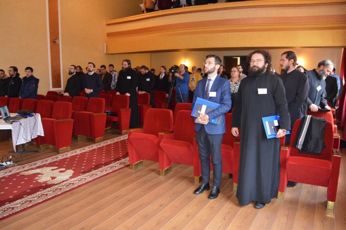 Simpozion la Craiova: „Sfântul Simeon Noul Teolog - 1000 de ani de la trecerea sa la cele veșnice” 235866