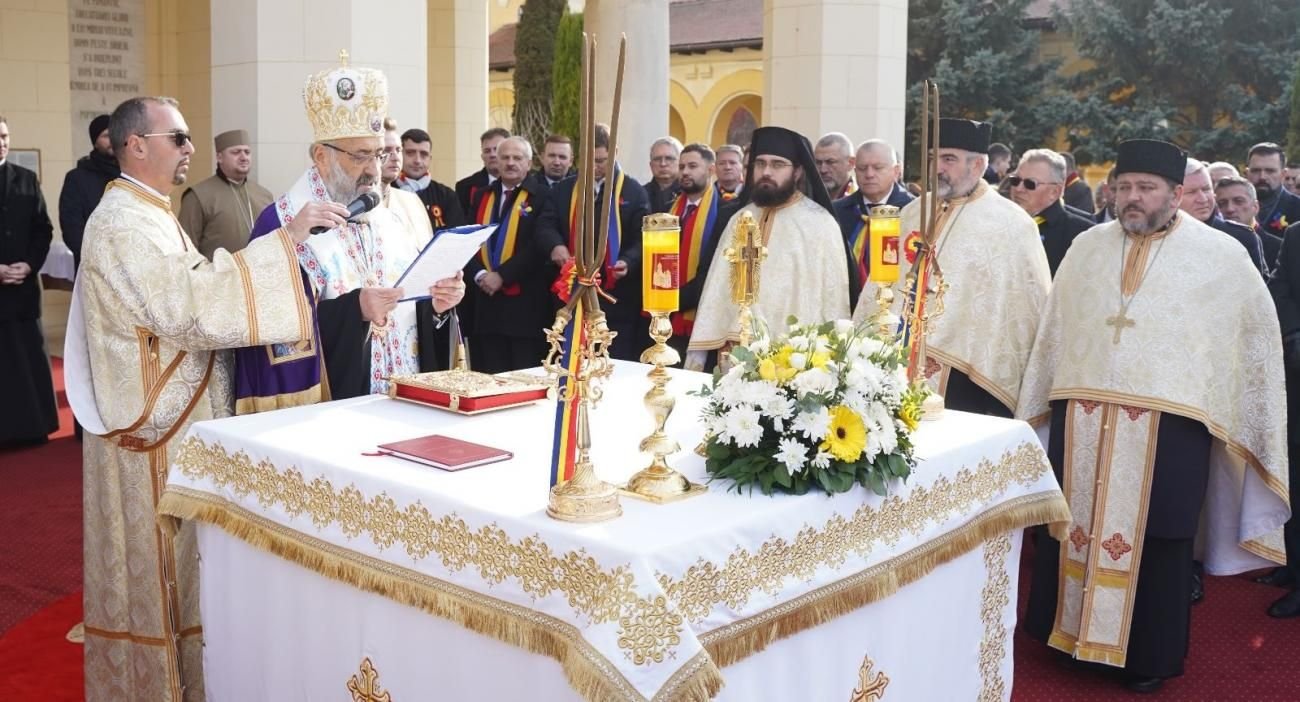 Zi de sărbătoare la Catedrala Încoronării din orașul Marii Uniri 235922