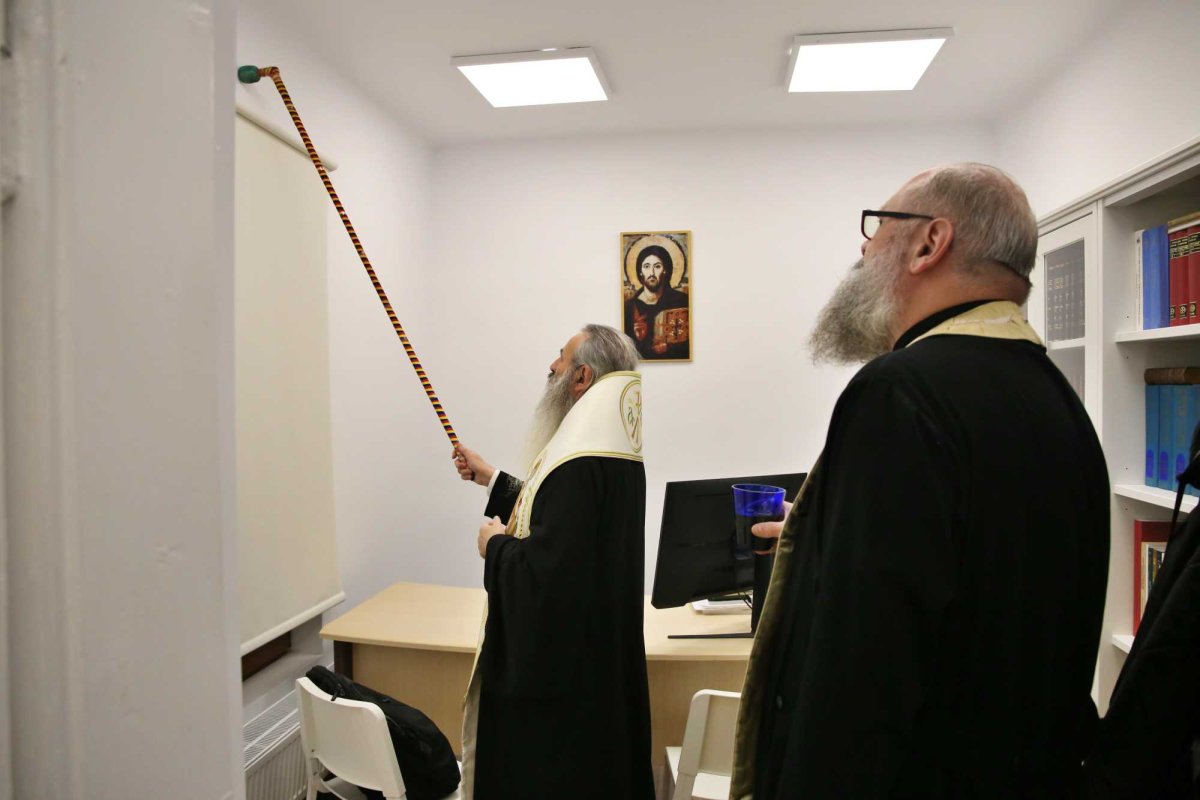 Sfințirea sediului Centrului de Studii Patristice al Arhiepiscopiei Iașilor 235971