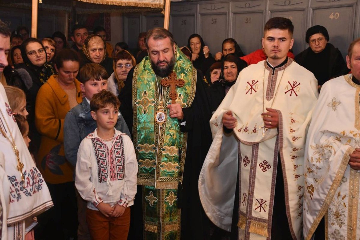 Evenimente bisericești în comunități din Episcopia Caransebeșului 236196