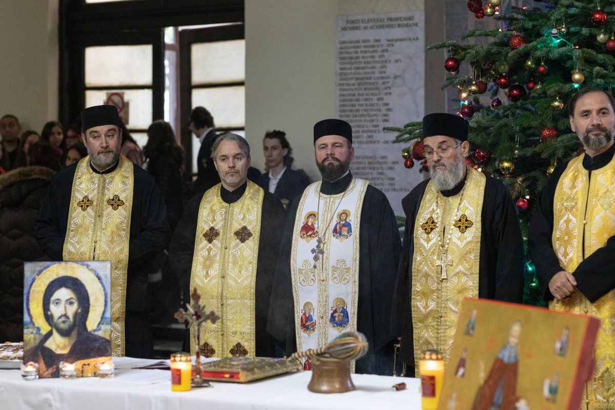 Ocrotitorul Colegiului Național „Sfântul Sava” sărbătorit cu emoție 236254