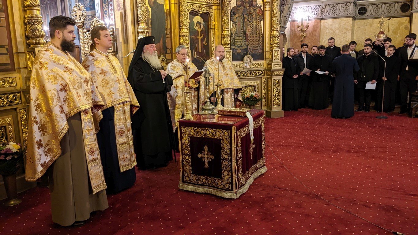 Rugăciuni pentru poporul roman la Catedrala Mitropolitană din Timișoara 236197