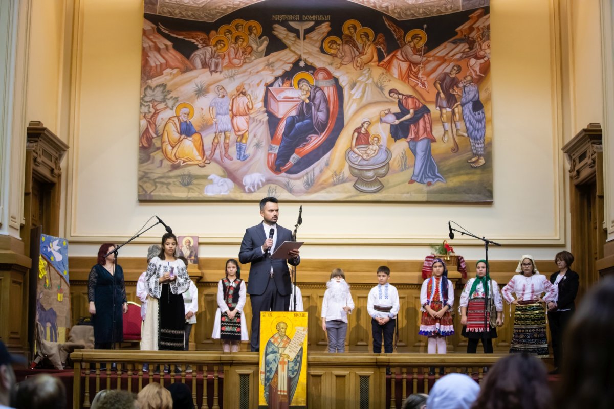 Spectacolul „Sfântul Nicolae în mijlocul copiilor” la Palatul Patriarhiei 236301