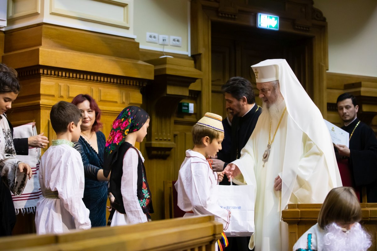 Spectacolul „Sfântul Nicolae în mijlocul copiilor” la Palatul Patriarhiei 236329