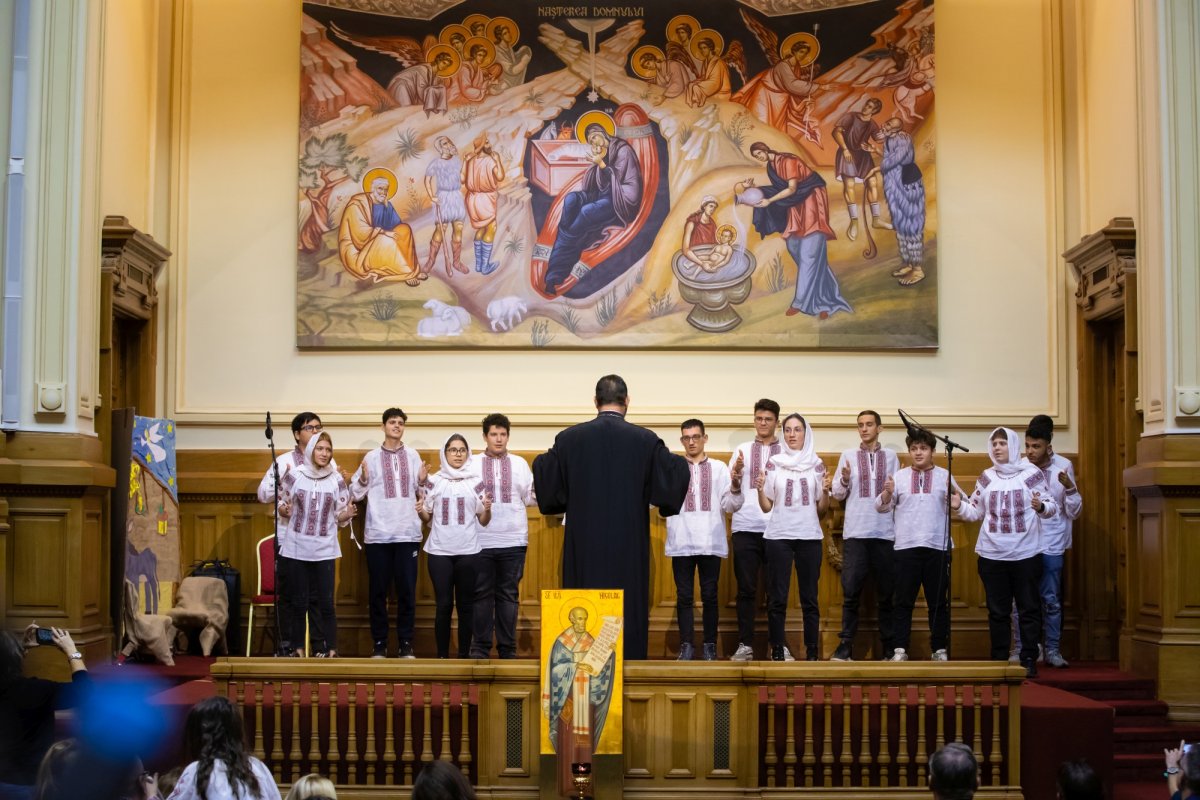 Spectacolul „Sfântul Nicolae în mijlocul copiilor” la Palatul Patriarhiei 236337