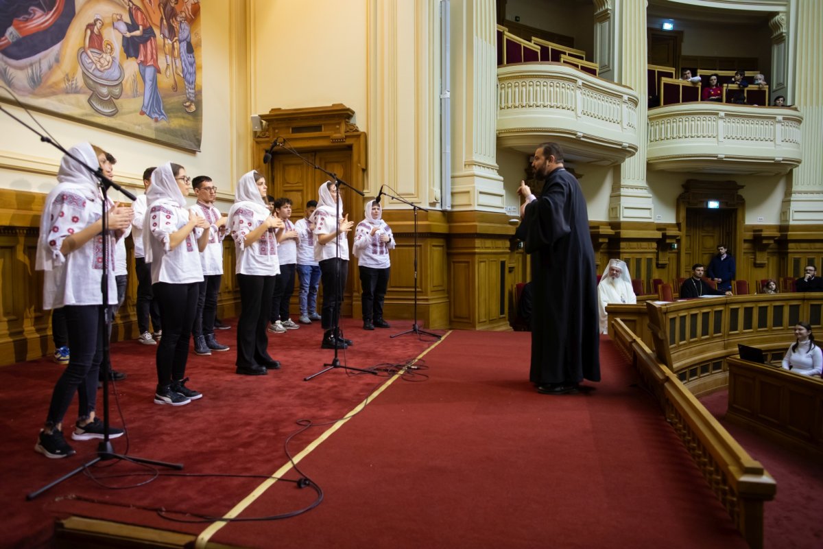 Spectacolul „Sfântul Nicolae în mijlocul copiilor” la Palatul Patriarhiei 236345