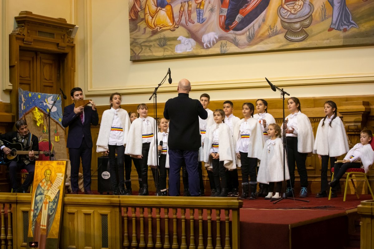 Spectacolul „Sfântul Nicolae în mijlocul copiilor” la Palatul Patriarhiei 236359