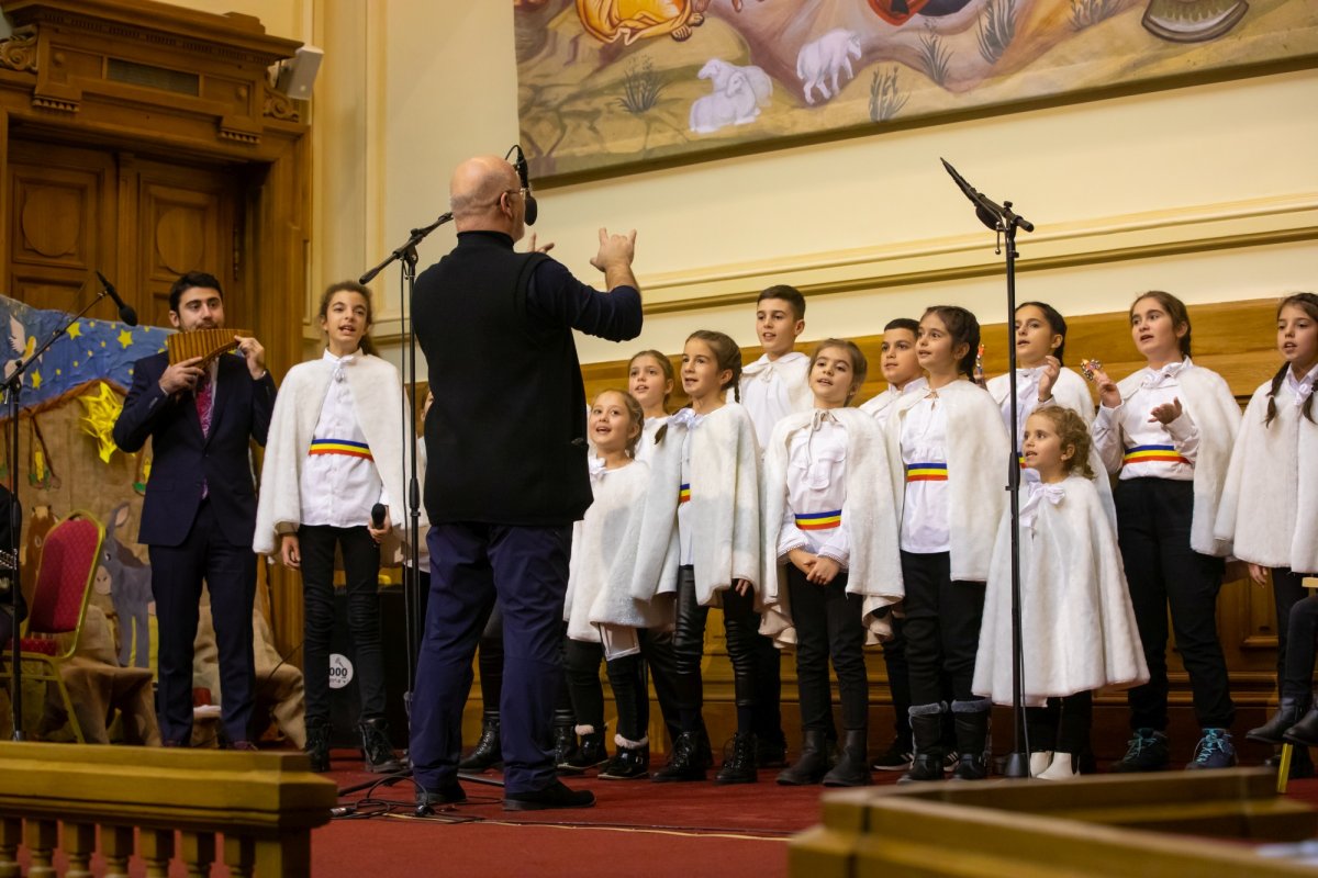 Spectacolul „Sfântul Nicolae în mijlocul copiilor” la Palatul Patriarhiei 236360