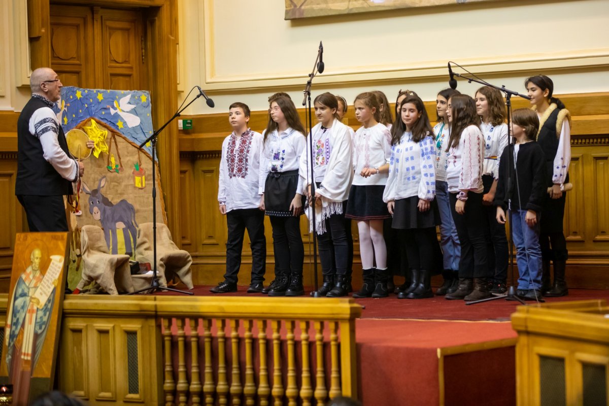 Spectacolul „Sfântul Nicolae în mijlocul copiilor” la Palatul Patriarhiei 236369