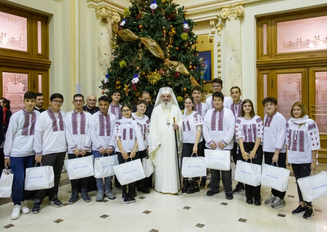 Spectacolul „Sfântul Nicolae în mijlocul copiilor” la Palatul Patriarhiei 236376
