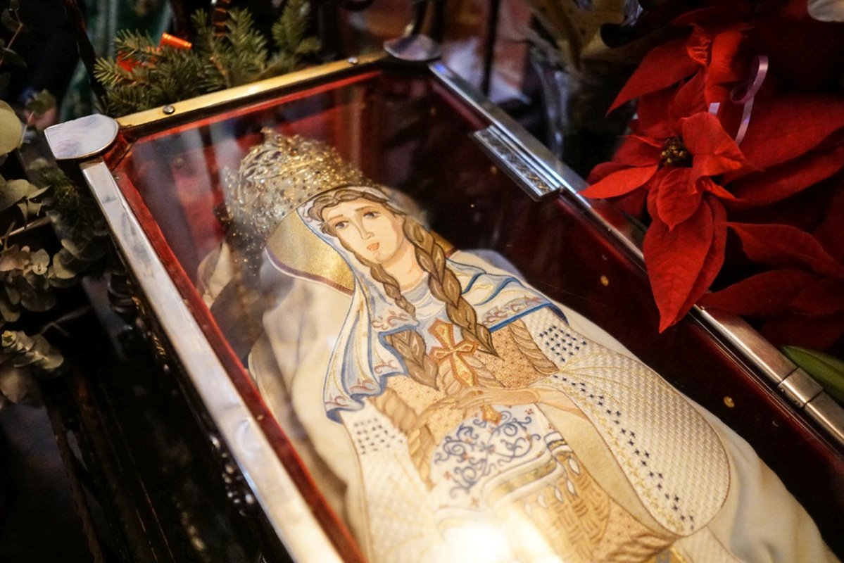 Evlavie și fidelitate pentru Sfânta de la Curtea de Argeș 236754