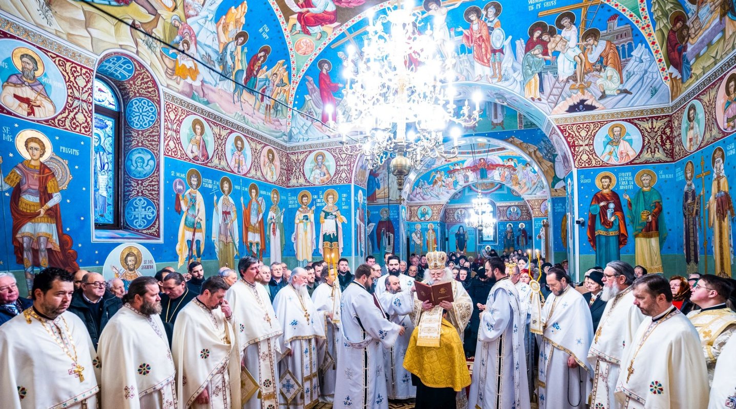 Hramul Mănăstirii Bogdana din județul Suceava 236695