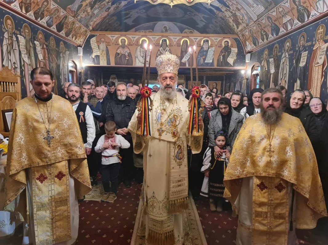 Liturghie arhierească la Mănăstirea „Sfântul Proroc Ilie Tesviteanul” de la Albac, judeţul Alba 236693