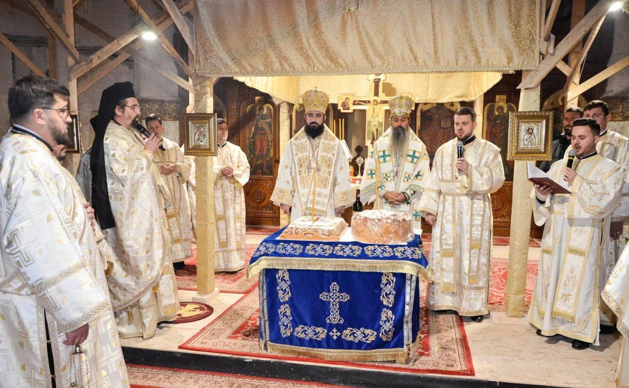 Catedrala Episcopală din Deva şi-a cinstit ocrotitorul 236826